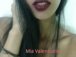 Mia_Valenzuela