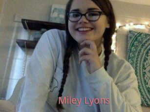 Miley_Lyons