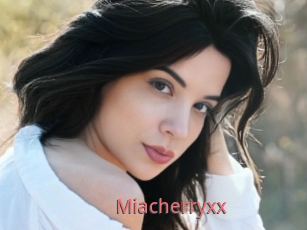 Miacherryxx