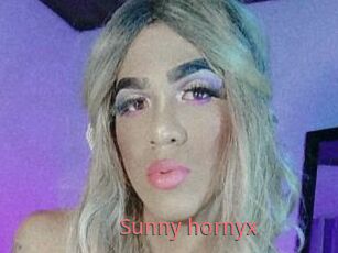 Sunny_hornyx