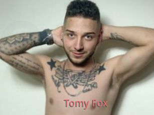 Tomy_Fox